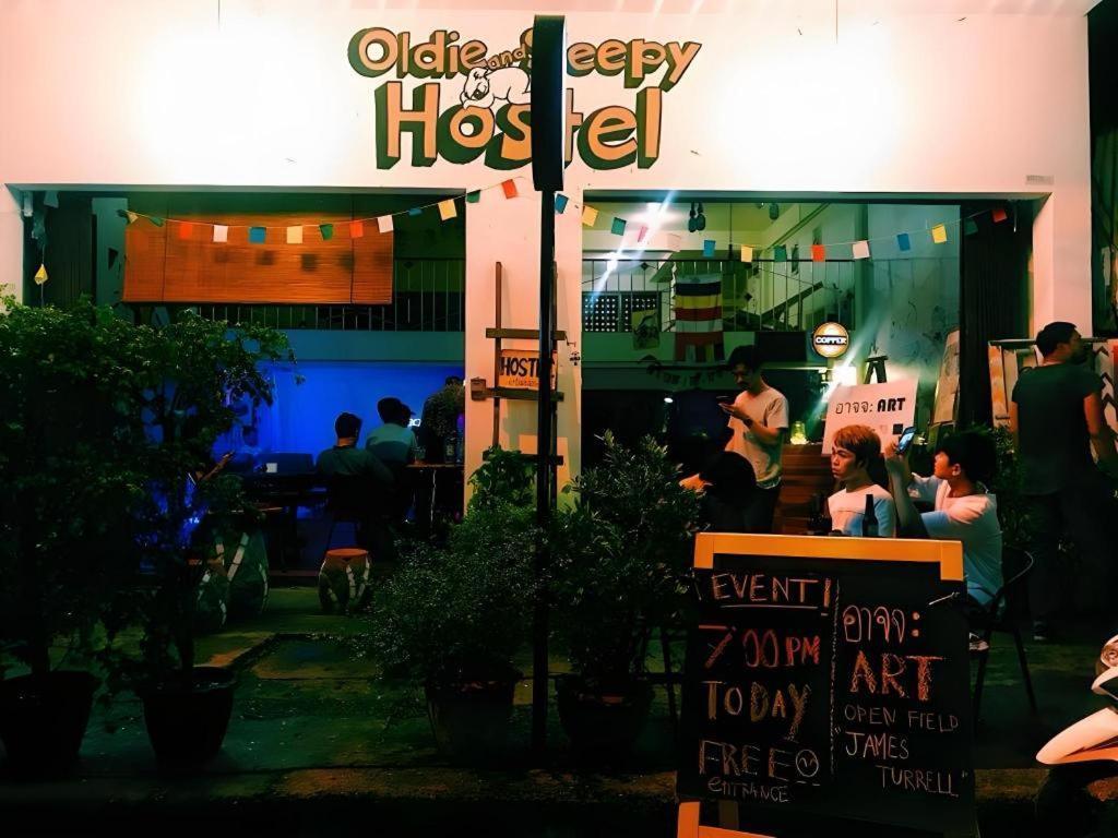 Oldie And Sleepy Hostel Udon Thani Exterior photo